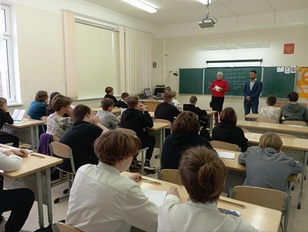 13 ноября прошла встреча сотрудников Инфекционной больницы Калининградской области с учащимися четырех школ Полесского муниципального округа